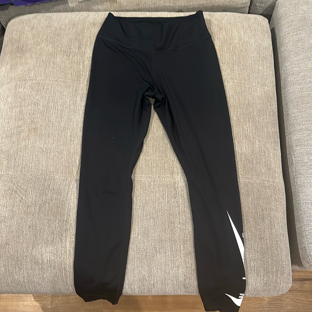 Nike Swoosh Leggings